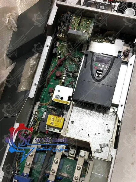 نمونه کار تعمیر اینورتر Schneider توسط سوین صنعت